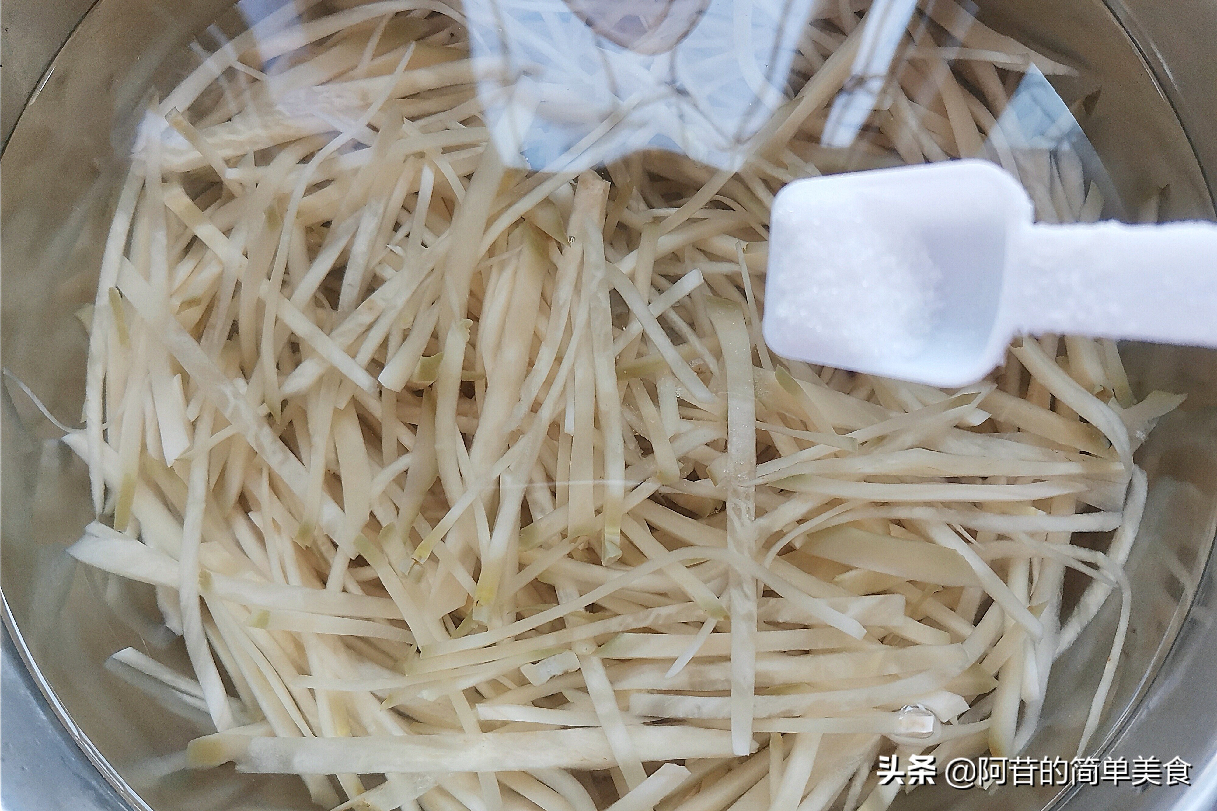 腌制的咸菜太咸怎么办,腌的咸菜特别咸怎么补救