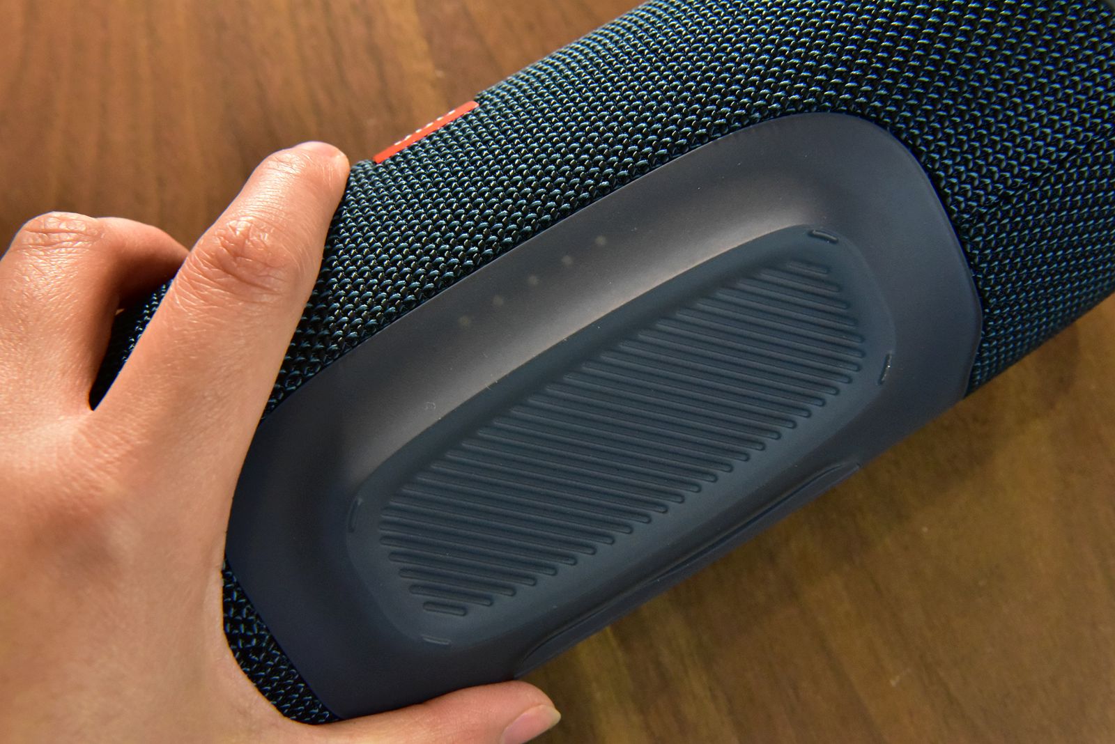 jbl冲击波4和冲击波5怎么选,jbl蓝牙音响低音为什么会这么强