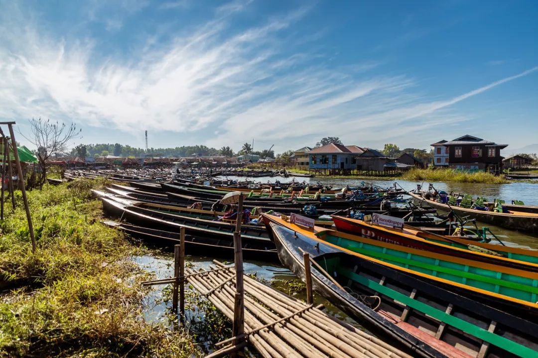 这个地方被称为“佛教之都”，随处可见寺庙，美出新高度