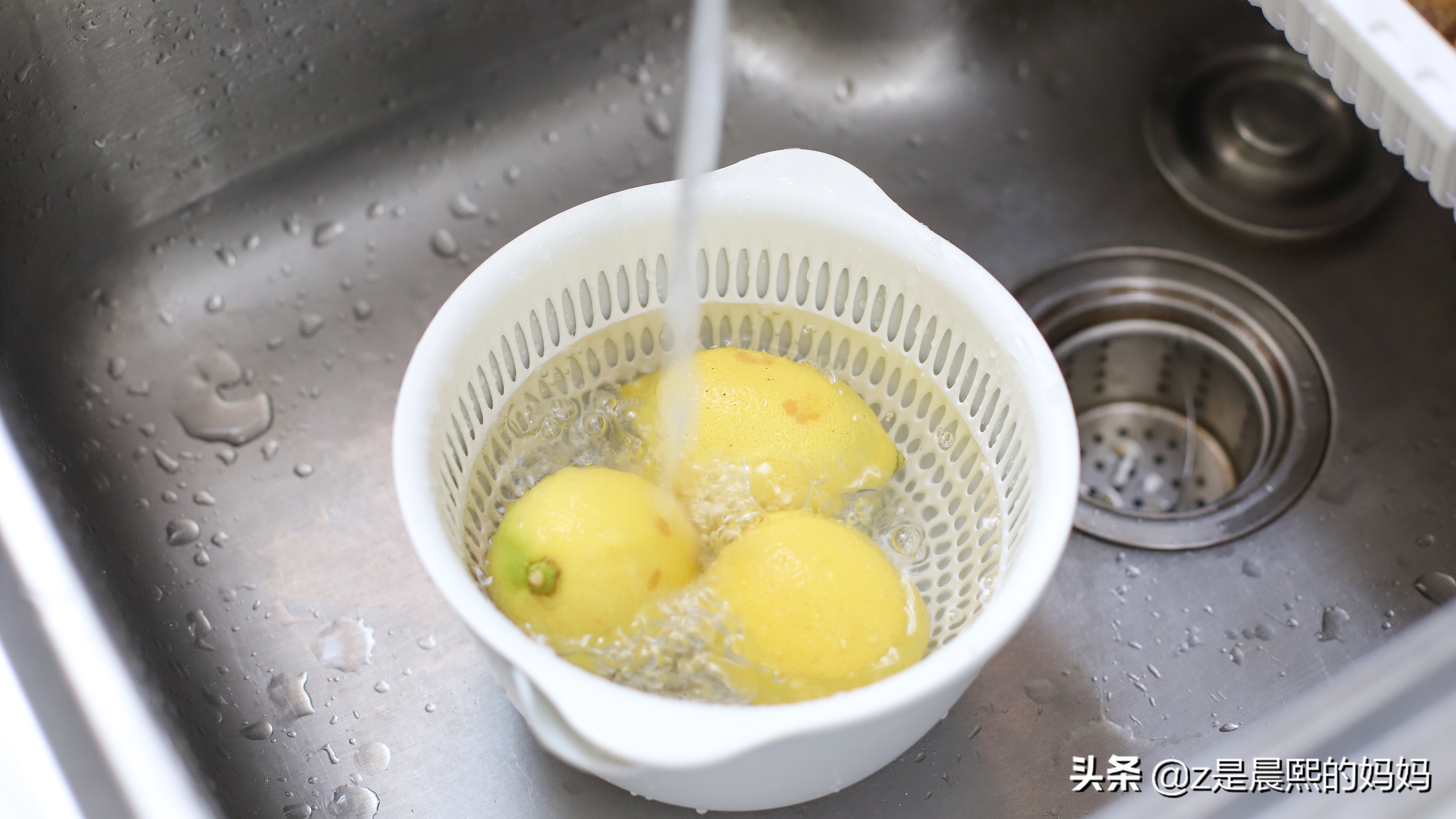 vc柠檬百香果,用柠檬和百香果怎么做果汁美白