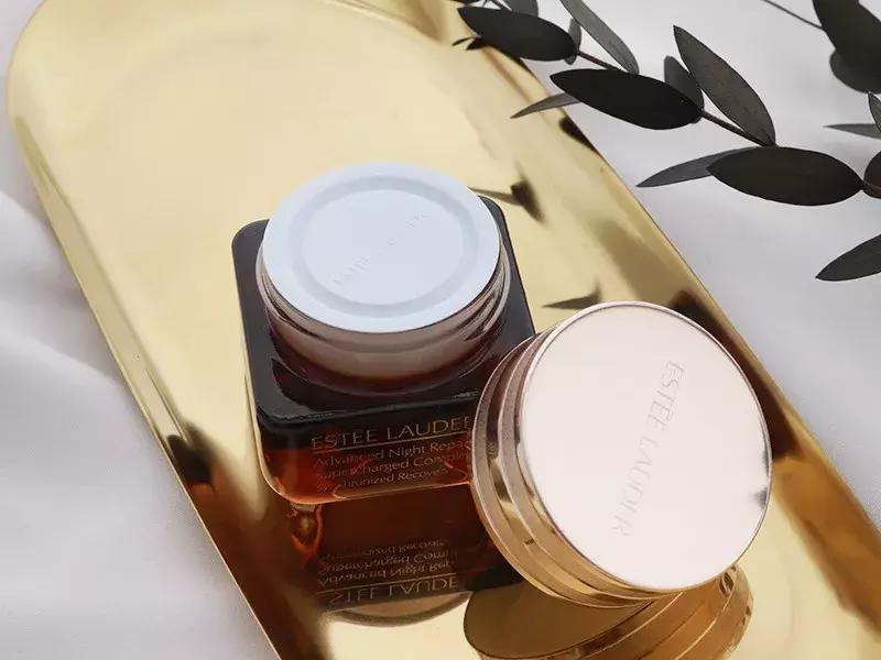 20岁就有鱼尾纹抬头纹用什么眼霜,眼霜对法令纹有效果吗