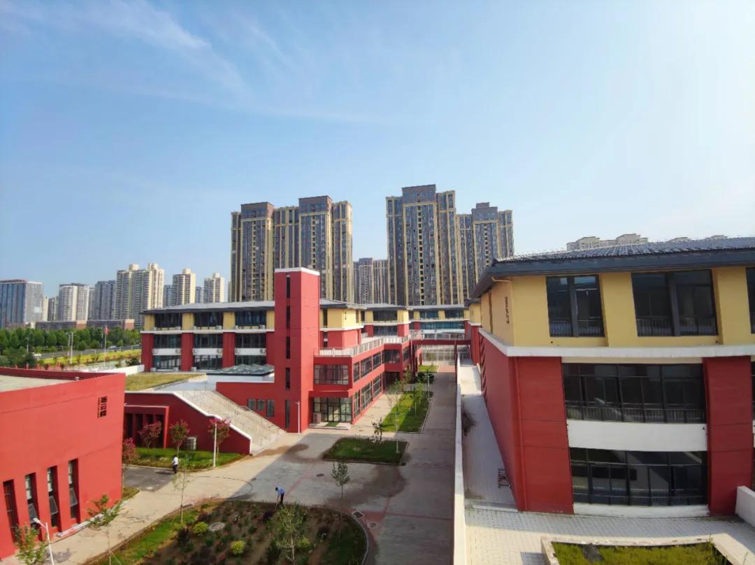 郑州市郑东新区招聘小学教师公告,郑东新区云台小学