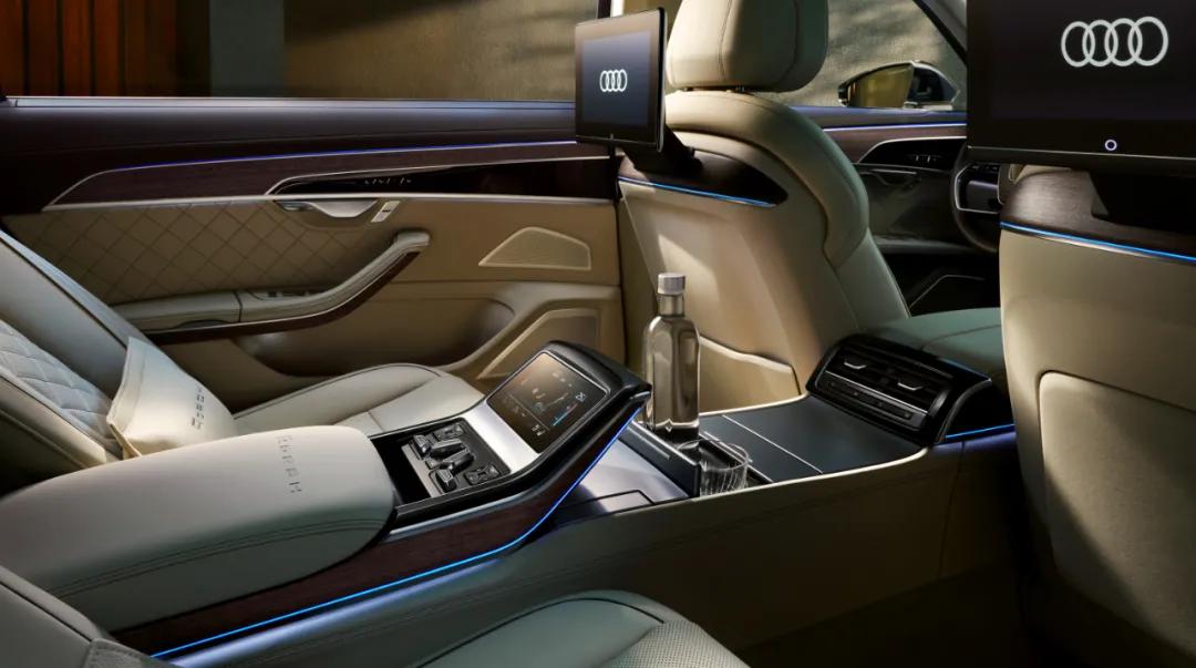 奥迪a8l45tfsi落地价,奥迪a8l2023款大改款