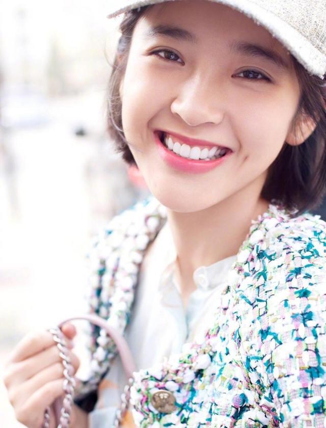 一家七口挤两个卧室,一家7口挤在一个大房子里