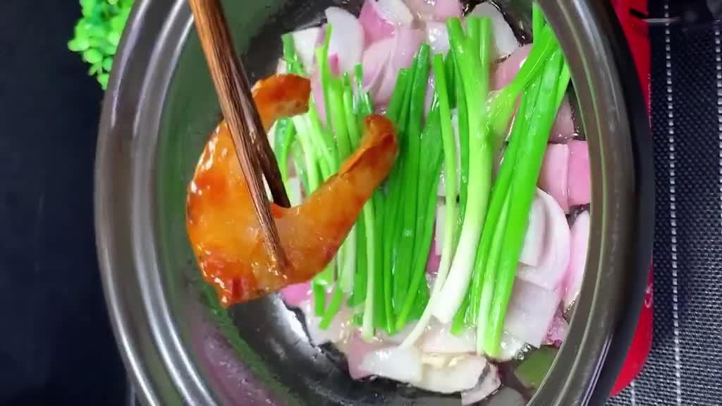 怎么炖鱼好吃又简单砂锅炖草鱼,砂锅草鱼汤怎么炖才能好喝