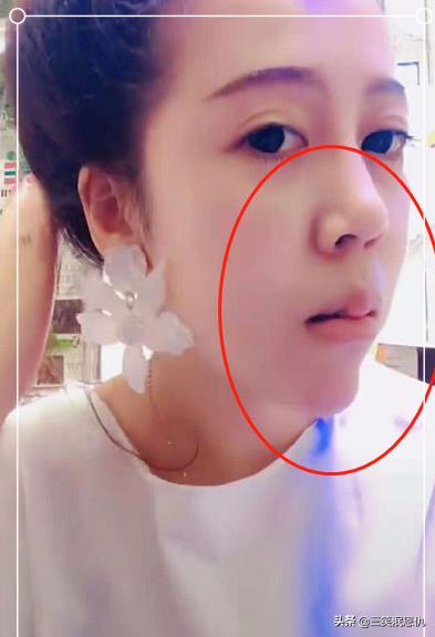 “瓜子脸”小姐姐挑战“嘟嘟唇珠”,当看到嘴巴那刻,开特效了