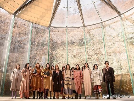 2020春夏巴黎时装周chanel秀场,2022秋冬首尔时装周bonbom