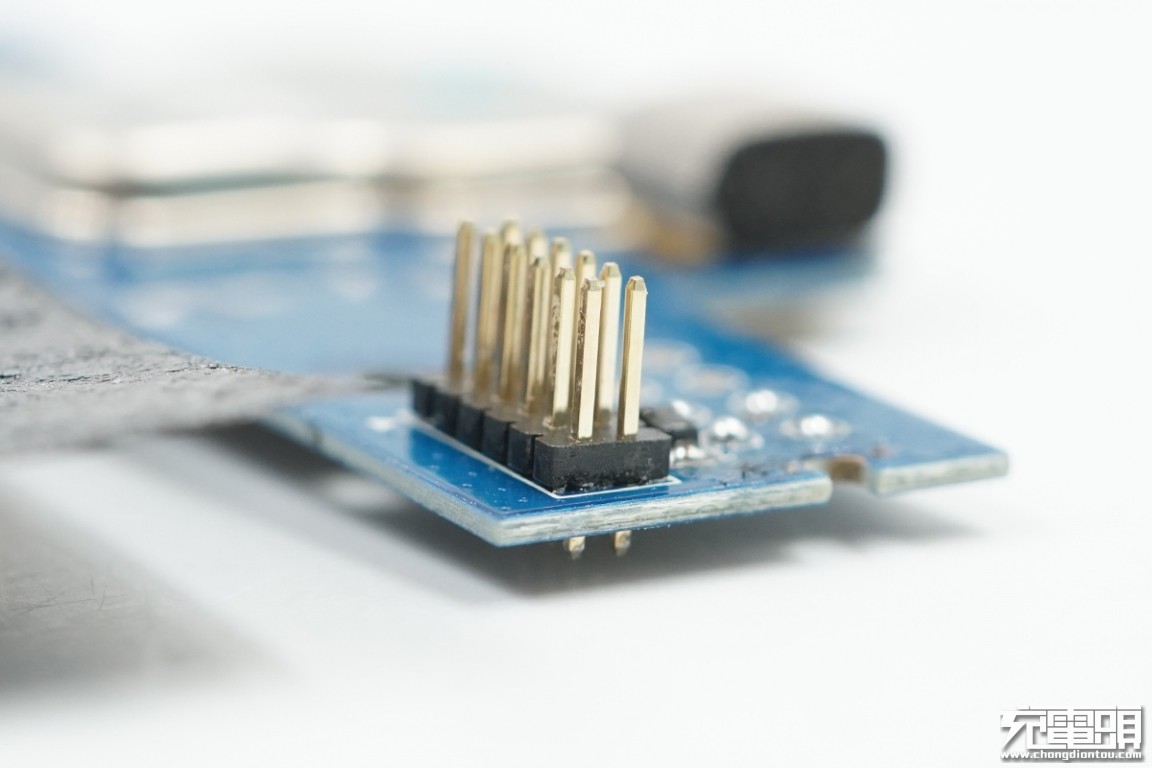 小米充电宝30000快充版拆开,小米无线充电宝10w和30w对比