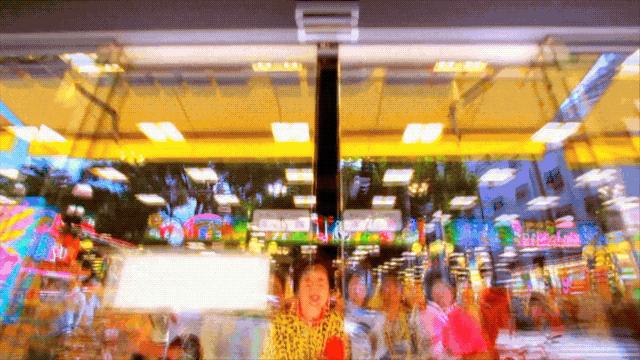 年均66岁的豹纹大妈团火了！唱rap，跳电音，连总理都点赞