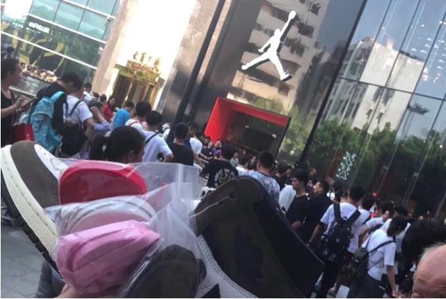 炒鞋都炒什么鞋,鞋子是用来穿的还是用来炒