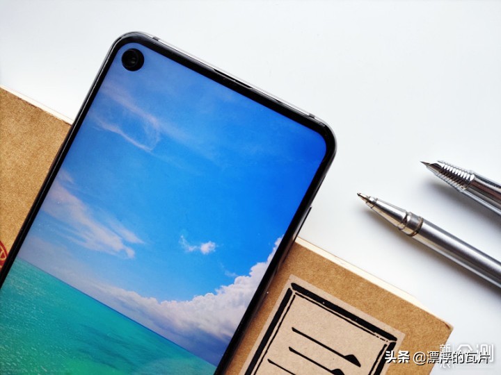 三星galaxya8s参数配置详情,三星a8s有哪些优缺点