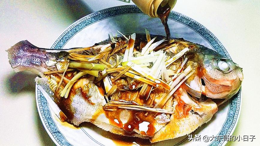 清蒸鱼的正确方法和技巧,清蒸鱼的正确方法及配方