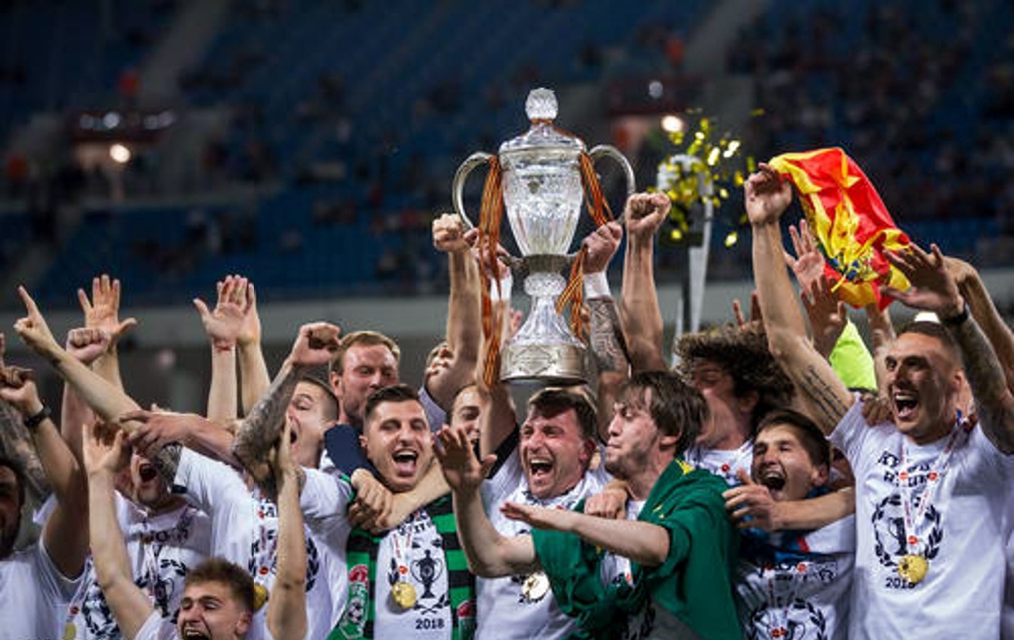 苏宁*亲近**？这支拿完俄罗斯杯就解散的球队经历了哪些荒唐事？