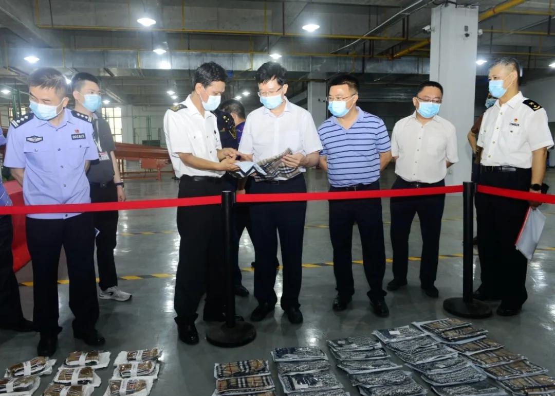 巴宝莉假货被查,龙骧巴宝莉