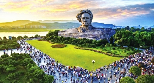 全世界人民向往的地方,全国各族人民向往的圣地