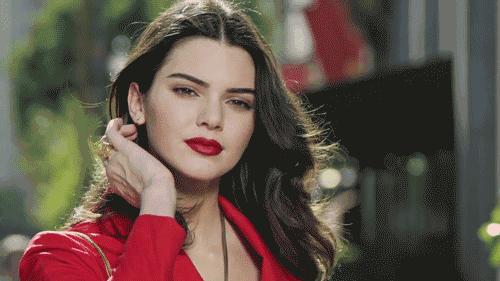 18岁脖子上有颈纹怎么按摩,18岁怎么去颈纹