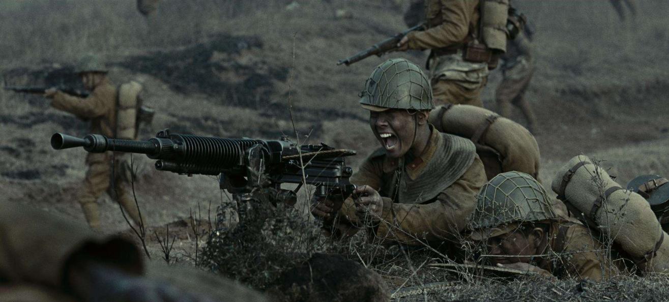 二战日军打仗都背着背包,二战日军背包是怎么背上去的