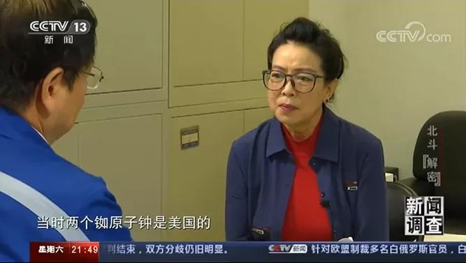 久违！再次看到这位花甲之年的记者出镜《新闻调查》