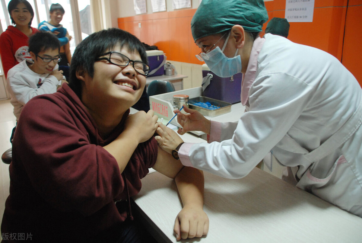 小孩打疫苗跟成人疫苗有什么区别,孩子接种疫苗前后有哪些注意事项