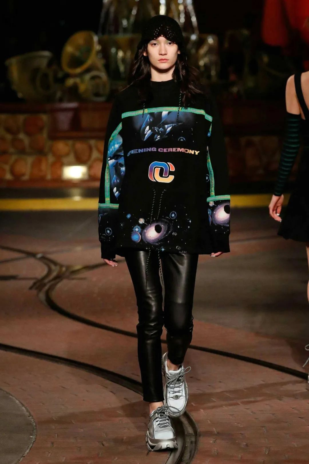 适合冬天穿的潮的裤子显腿长,适合粗腿穿的裤子推荐