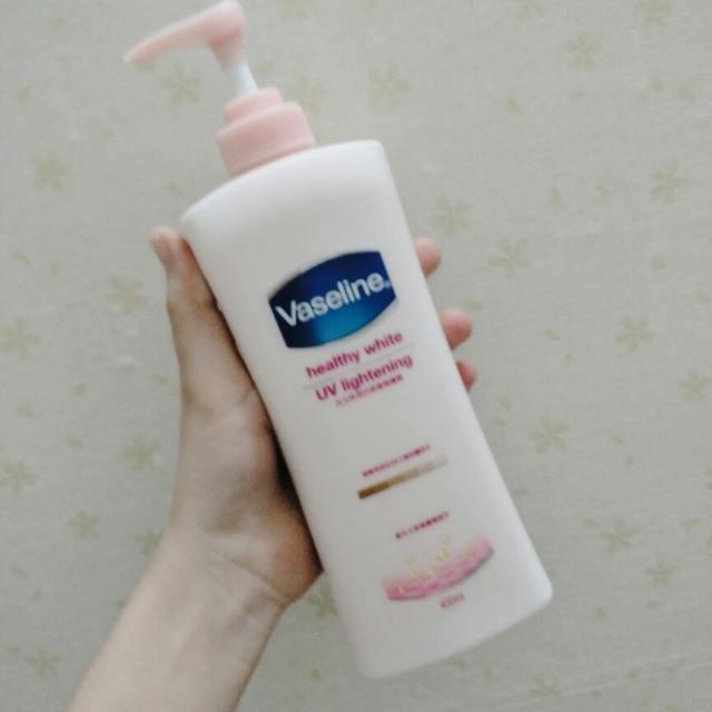 凡士林身体乳蓝盖和粉盖的区别,凡士林美白身体乳蓝盖和粉盖区别