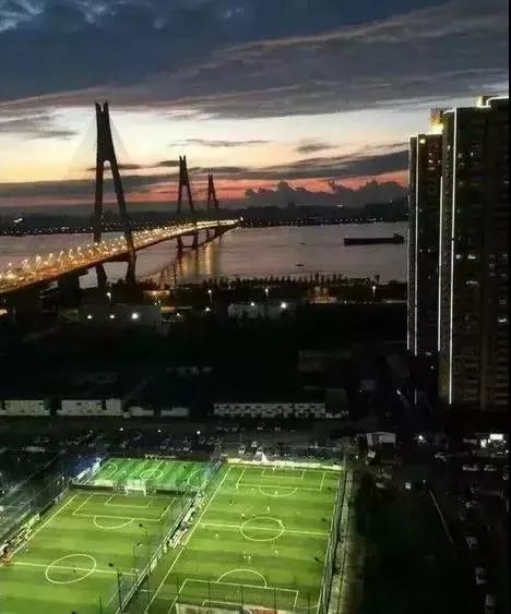 中国足球到底是什么问题,国内足球场为什么这么少