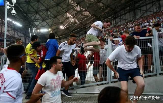 俄罗斯球迷暴打英国球迷的事件,俄罗斯暴揍英国球迷