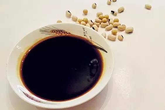 衣服染上了别的颜色怎么才能洗掉,衣服上染上别的颜色怎么才能洗掉