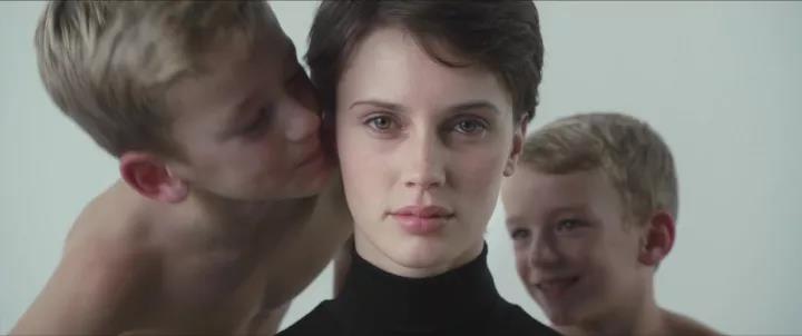 双面情人的视频,双面情人内容