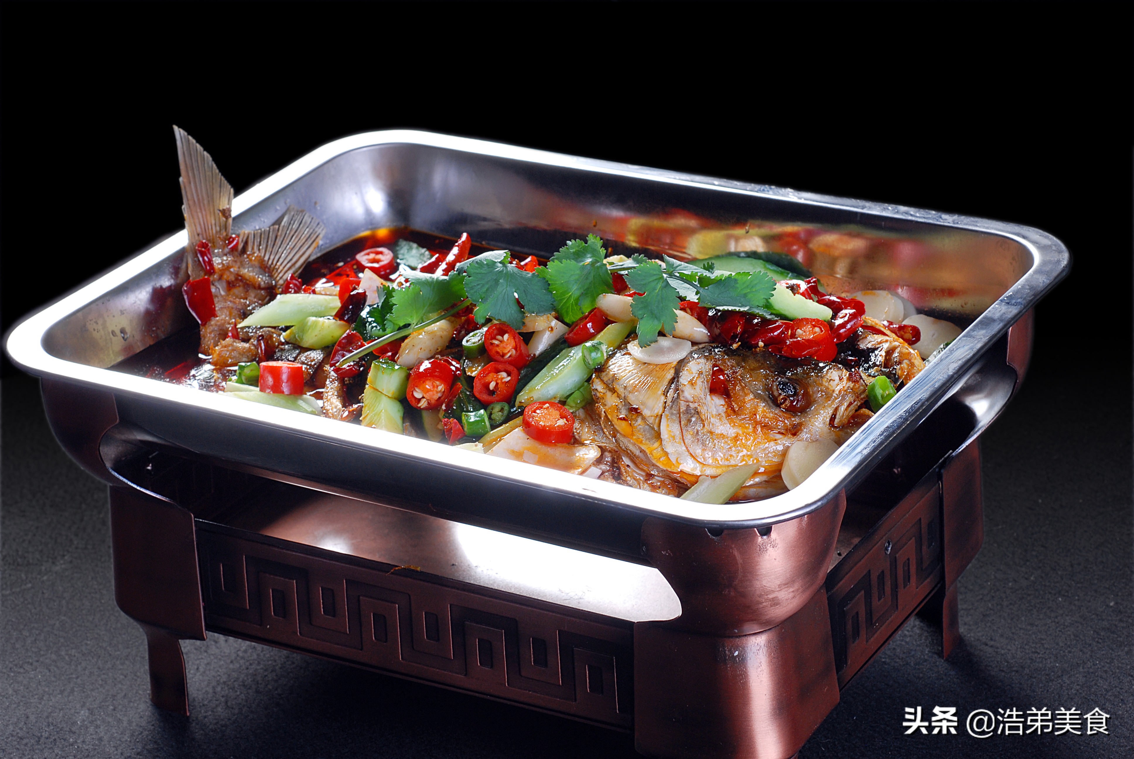 烤鱼店制作烤鱼全过程,厨师长秘制烤鱼配方分享