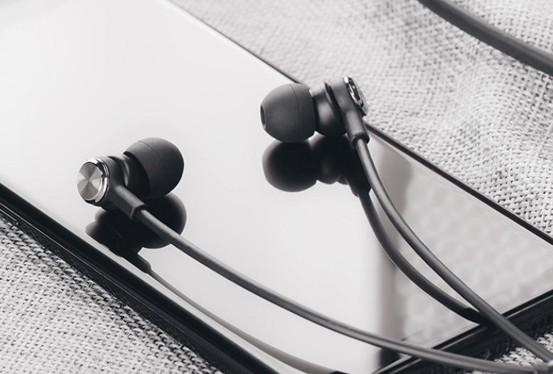 哪些价格便宜低调的性能车,值得买的纯电豪华品牌