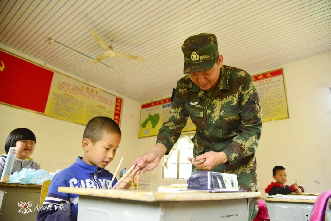 贫困山区学校爱心公益,只有七个学生的乡村学校