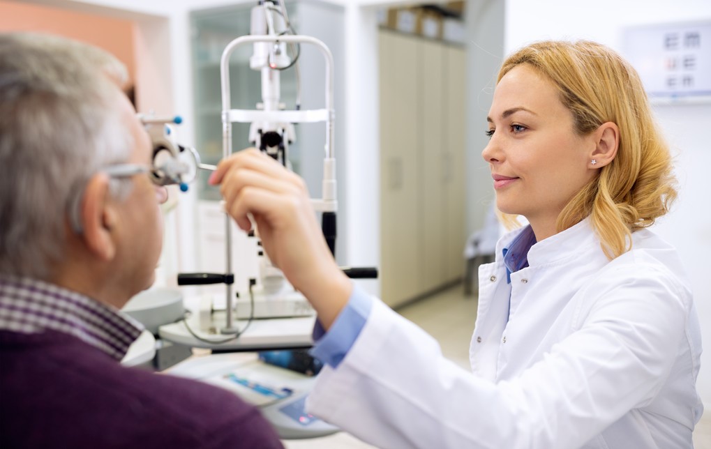 高度近视练举重可以吗,倒立对高度近视眼有没有影响