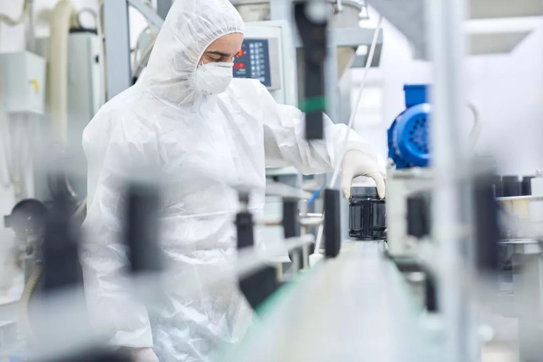 惹火美国、激怒印度的天价抗病毒之王，为中国抗疫争分夺秒