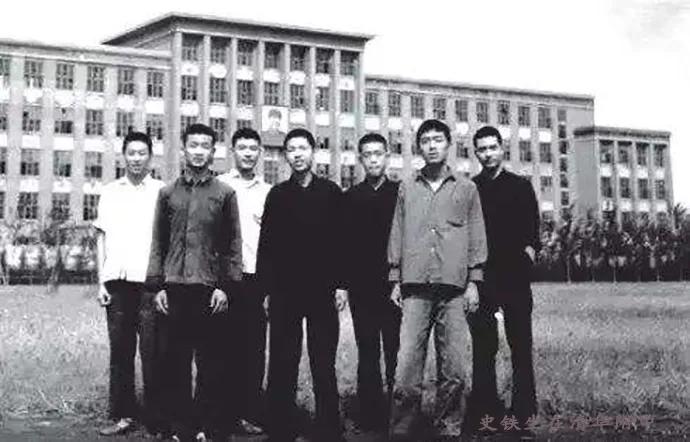 史铁生生命中的两个女人,史铁生的女笔友