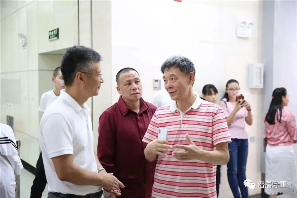 上台领奖如何说感谢领导的话,上台领奖对领导说什么