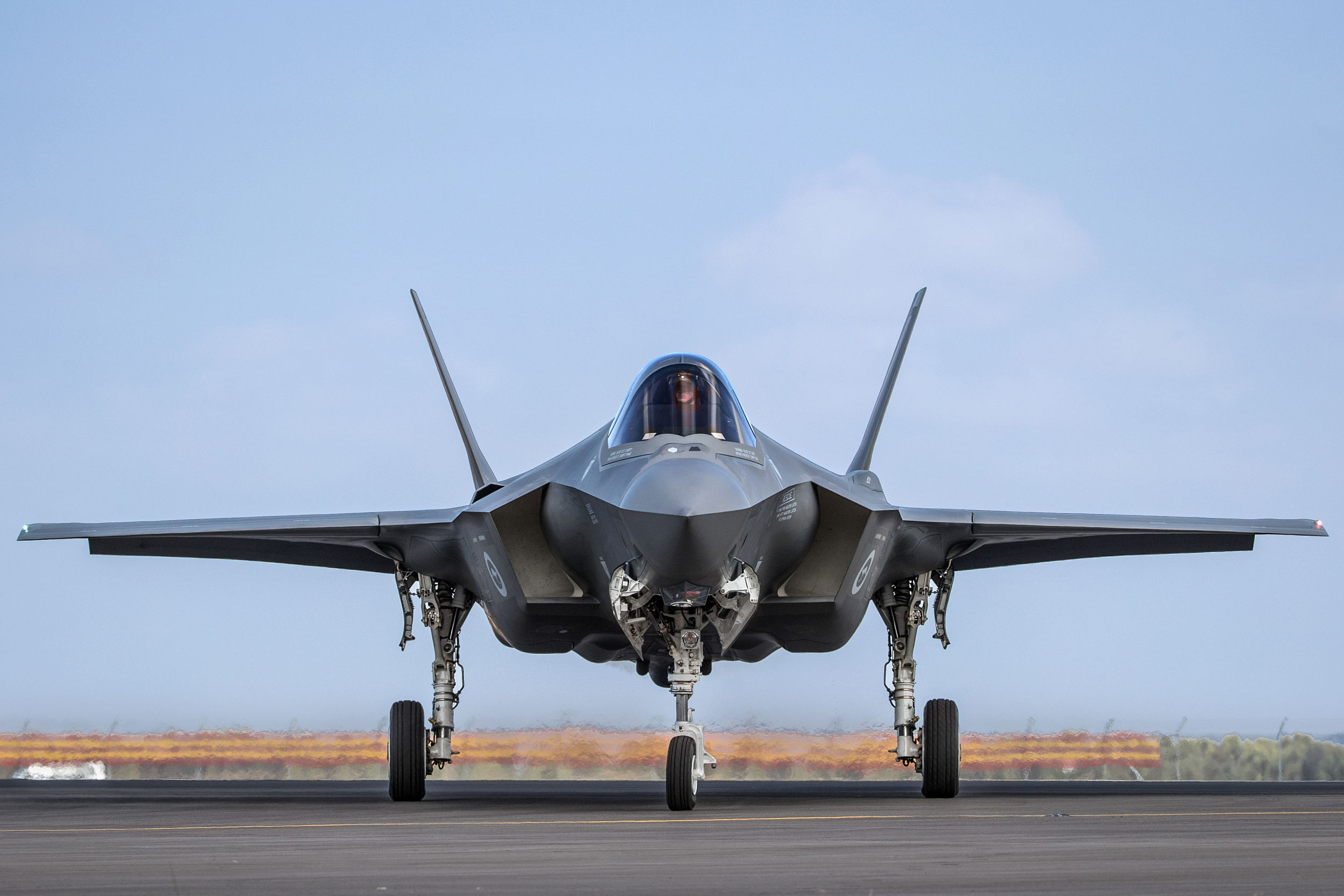 将美军当盟友却被美军当作狗？韩国高价买飞机，却不能自由使用