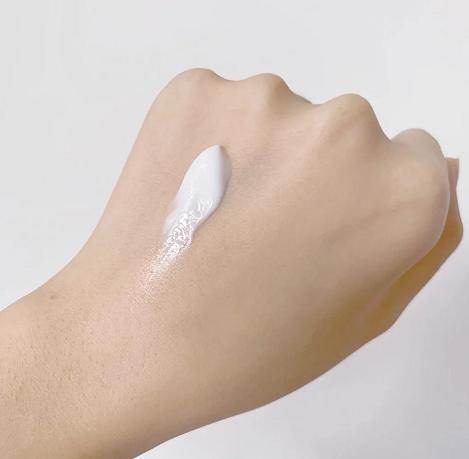 干性皮肤用黛珂乳液好还是科颜氏,干皮科颜氏水乳和黛珂哪个好用