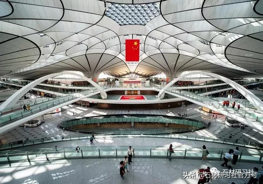 金凤凰机场,北京大兴国际机场凤凰展翅航站楼