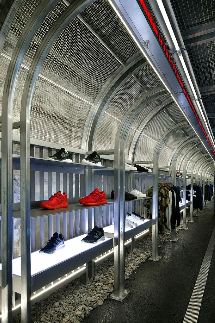 阿迪达斯首尔限定,首尔阿迪达斯店