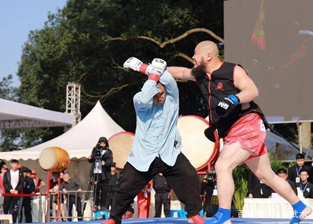 传武不能打,所以——要自宫