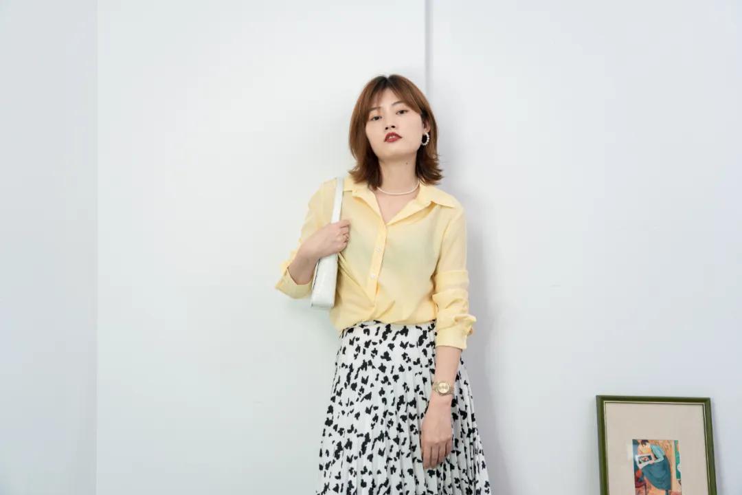 看起来丑爆款衣服,最简单的衣服搭配出时髦的效果