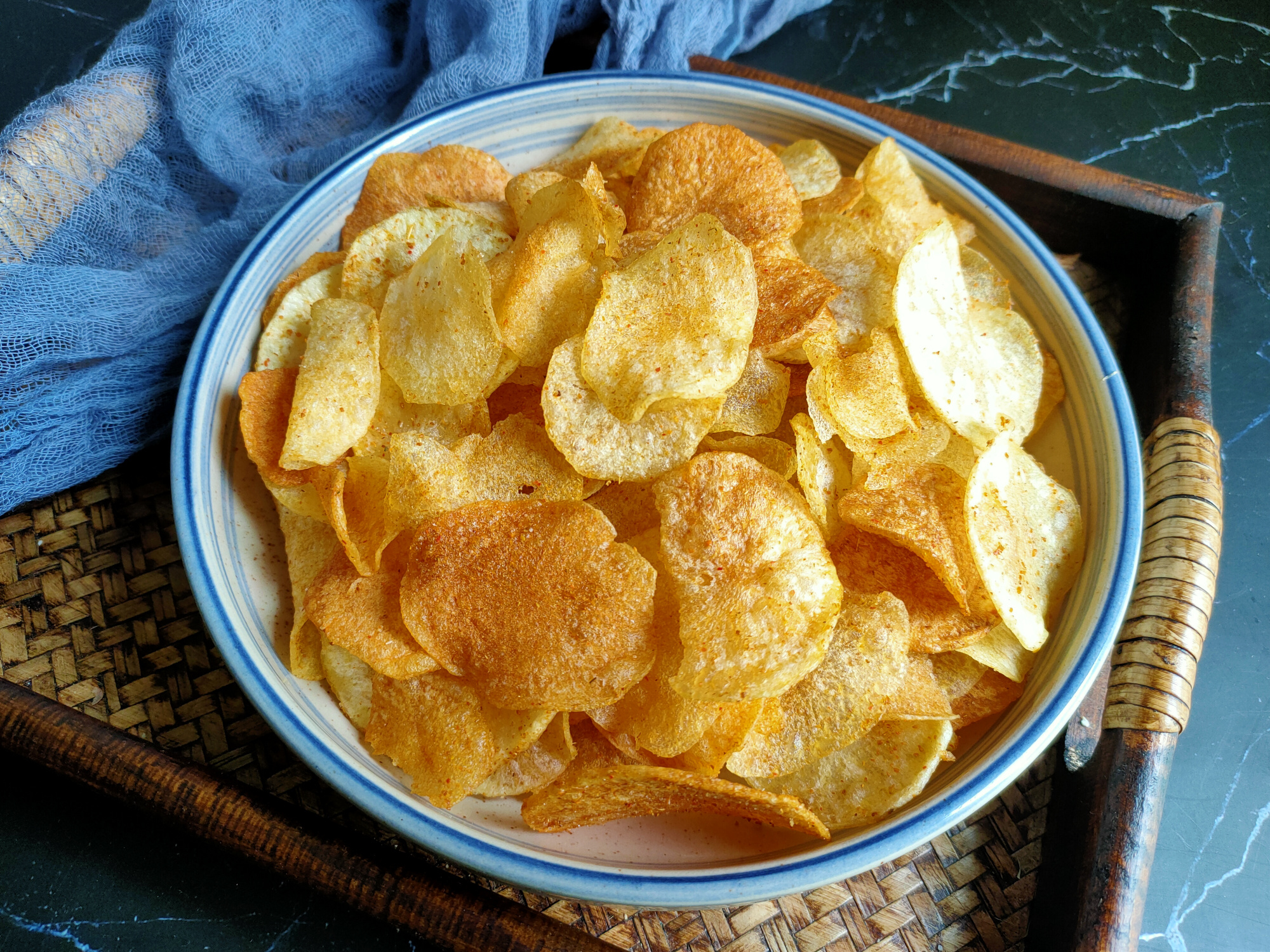 土豆怎样炸薯片又脆又好吃,炸薯片土豆片怎么切片