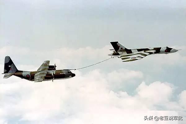 英国轰炸机v型,英国3v轰炸机