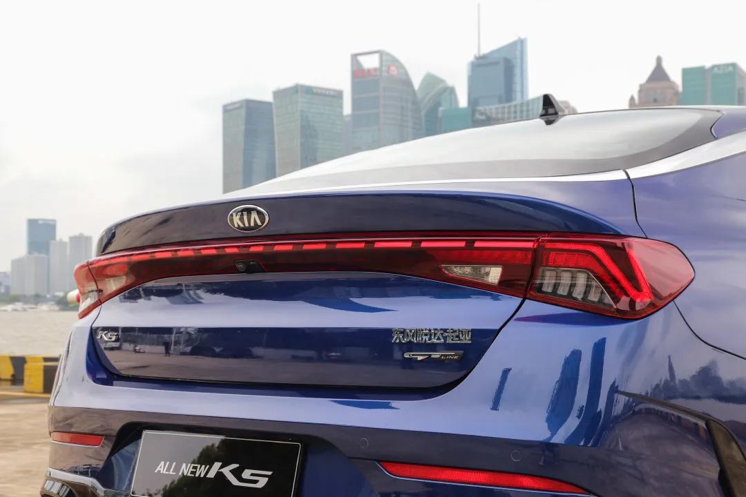 起亚k5凯酷对比雪佛兰迈锐宝xl,全新起亚k5凯酷2023款1.6t