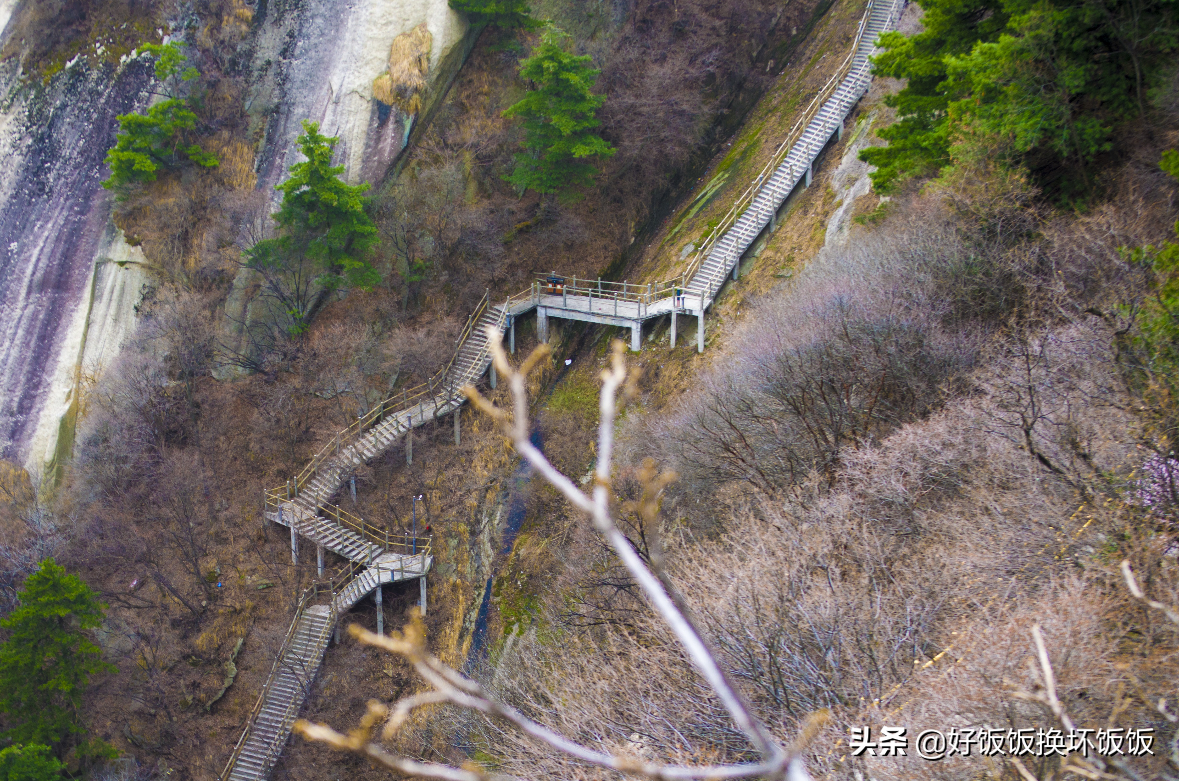 华山站到华山北峰怎么走,华山西峰到华山北峰山路怎样