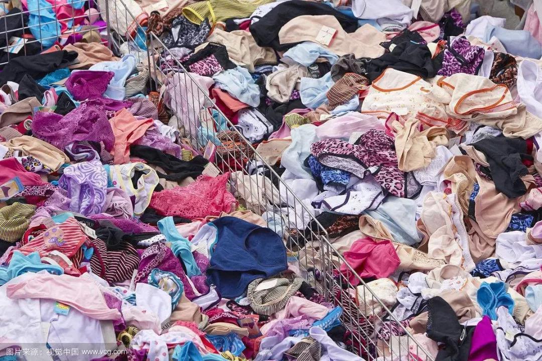 如何解决男性在女性内衣店的生存问题？||莓眼看