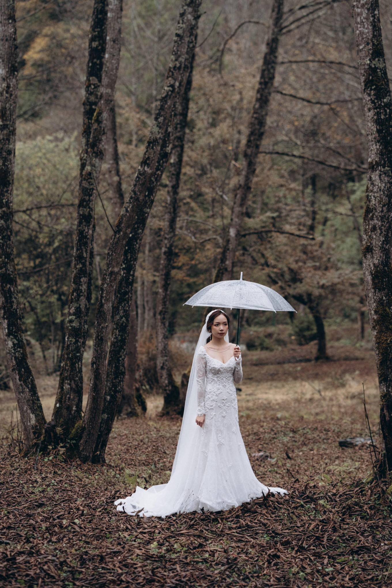 我们带上婚纱，去与世隔绝的山中办了一场绝世婚礼