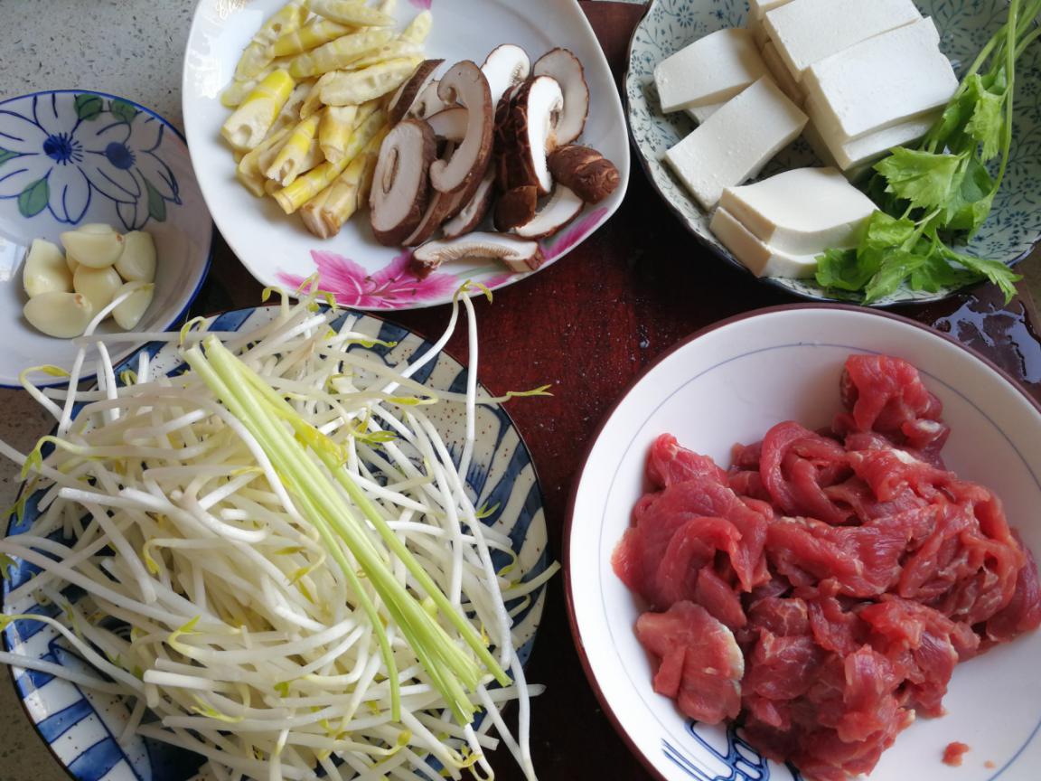 分享一道超经典的川菜水煮牛肉,水煮牛肉不放肉的正宗做法川菜