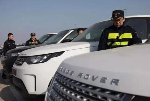 100多万水车被查,300万宾利撞上三轮车